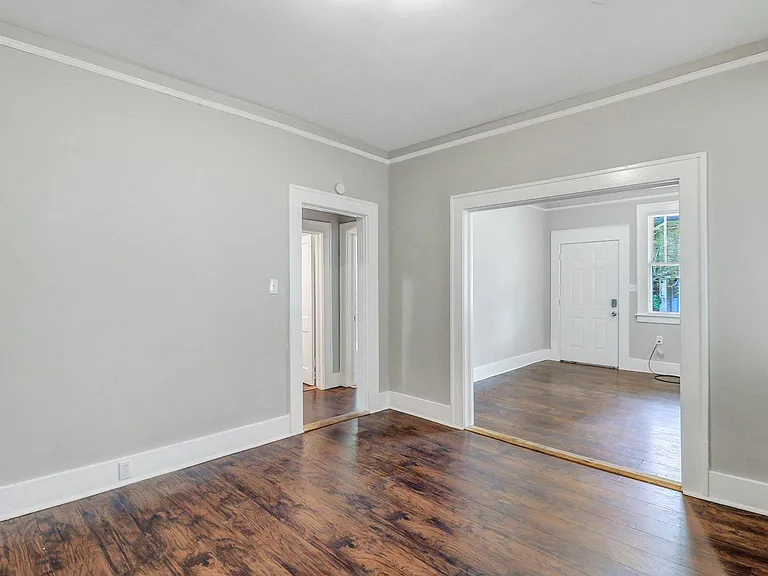 708 W Victory Dr #A — Photo 14