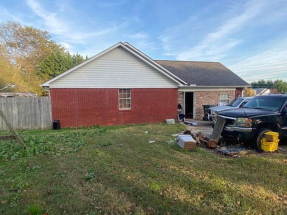 5th image of 205 Summer Land Ct
