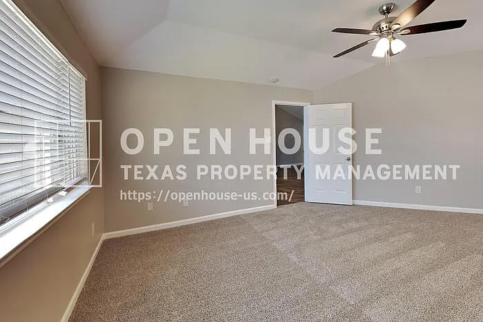 3006 Sierra Dr — Photo 9