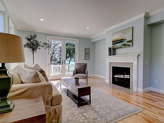 5th image of 27 Kettle Point St Unit 27