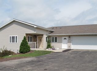 209 Watertower Cir, Iron Ridge, WI 53035
