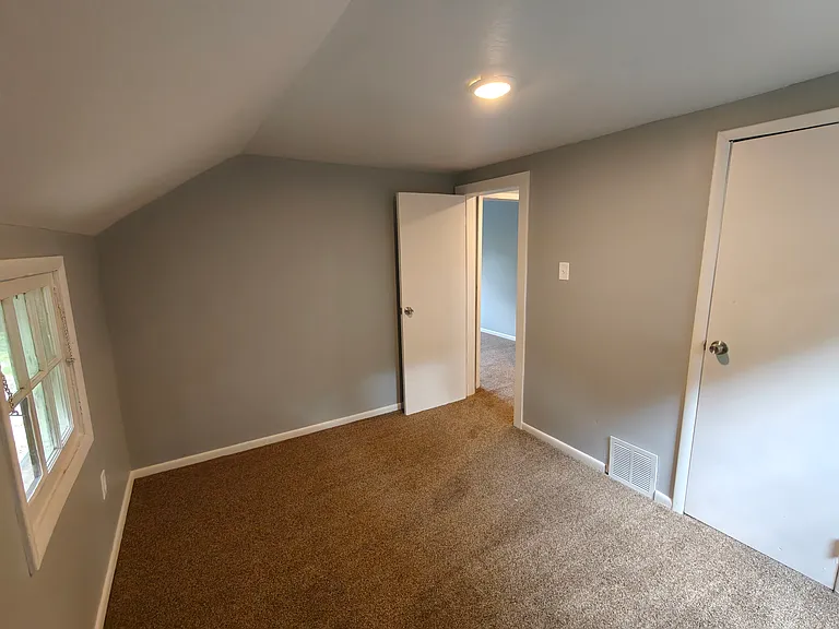 556 Chittenden St — Photo 11