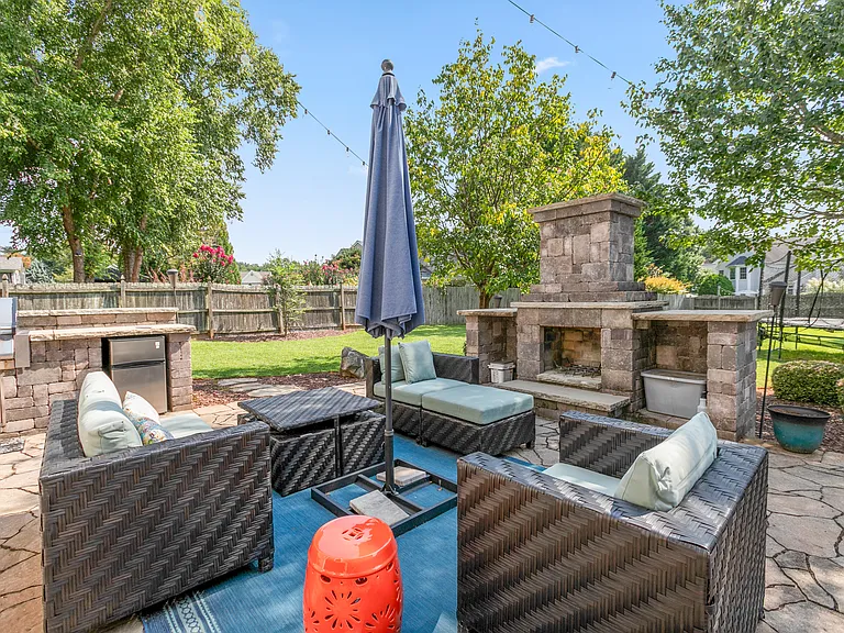 305 Lucas Park Dr — Photo 39