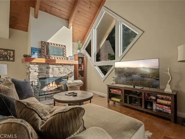 831 Nadelhorn Dr, Lake Arrowhead, CA 92352