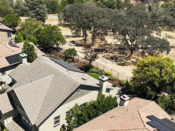 3rd image of 6177 Edgehill Dr