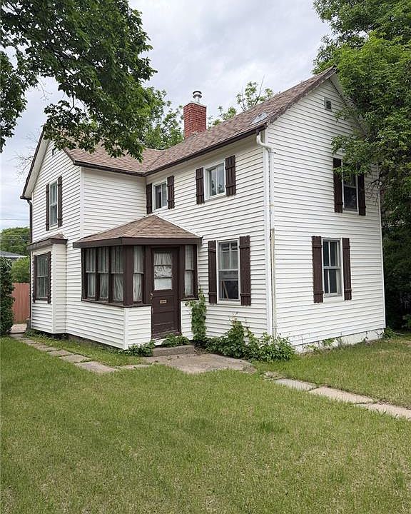 1st image of 233 Herbert STREET E