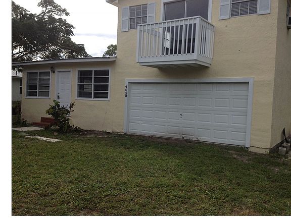 4th image of 4948 SE Isabelita Ave #3