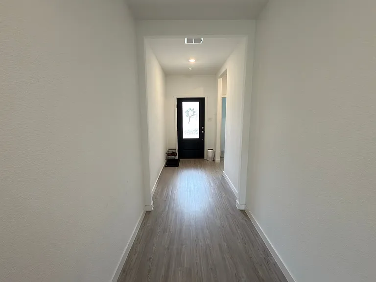 524 Hackney Dr — Photo 5