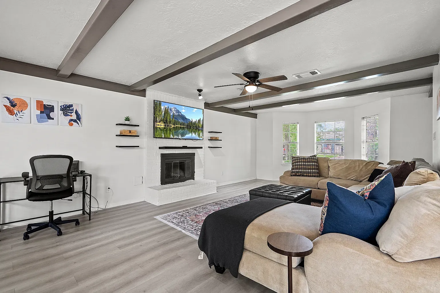 4 bed, 2.5 bath, 2305 sqft, $2,675 — Photo 4