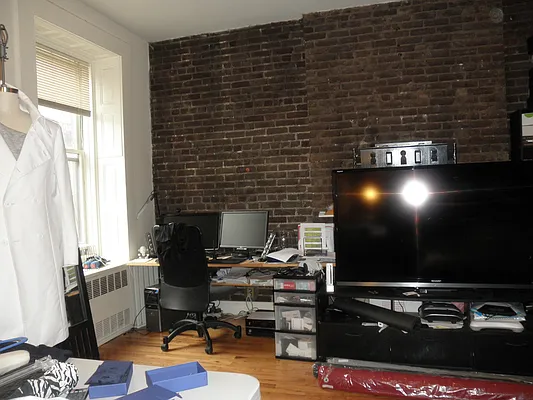 Rented by City Connections Realty | media 8