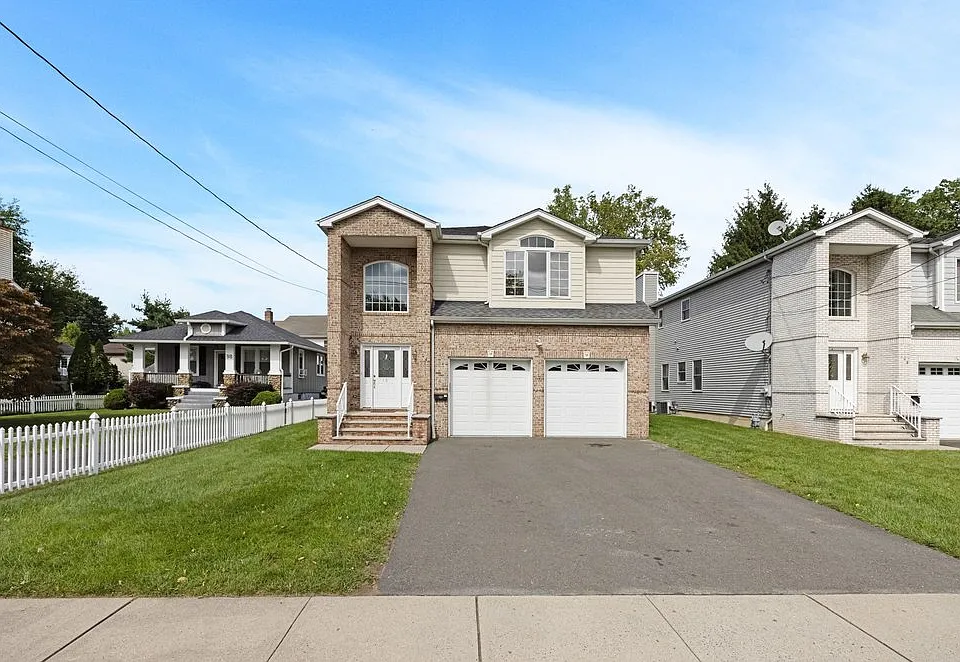 104 Larch Ave
