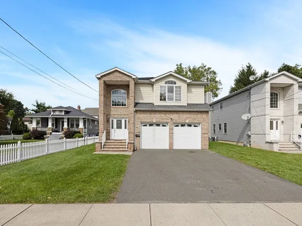 104 Larch Ave, Dumont, NJ 07628