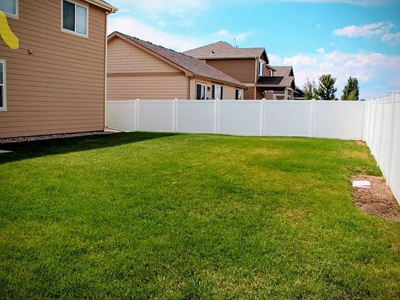 3rd image of 262 Castle Dr