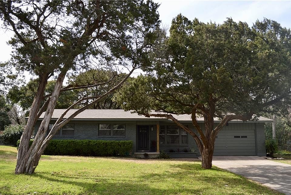 1st image of 306 Sharron Dr