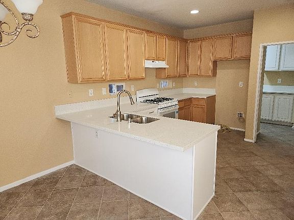4th image of 14339 Honeyhill St