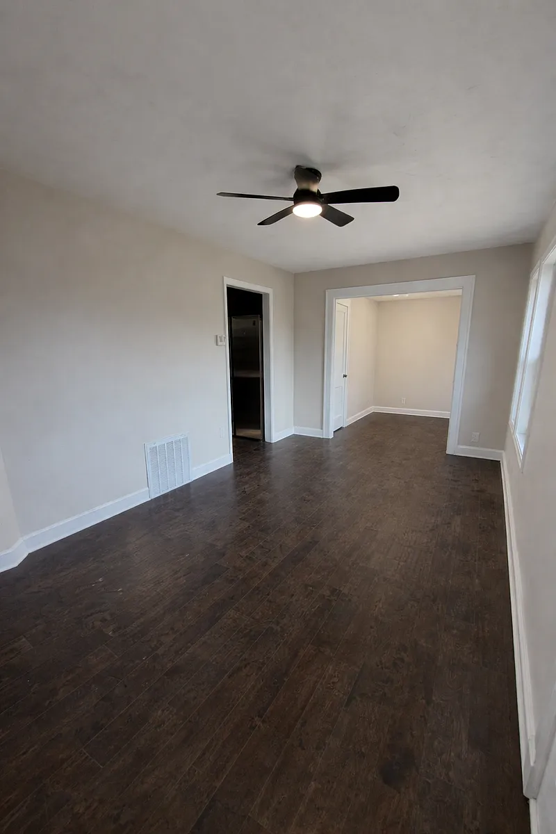 Building Photo - 5508 Maple St