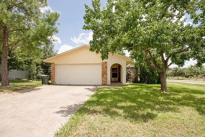 1117 S Dexter Dr