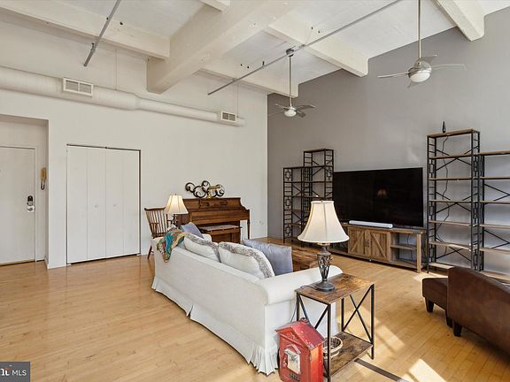 4th image of 1238 Callowhill St Suite 403