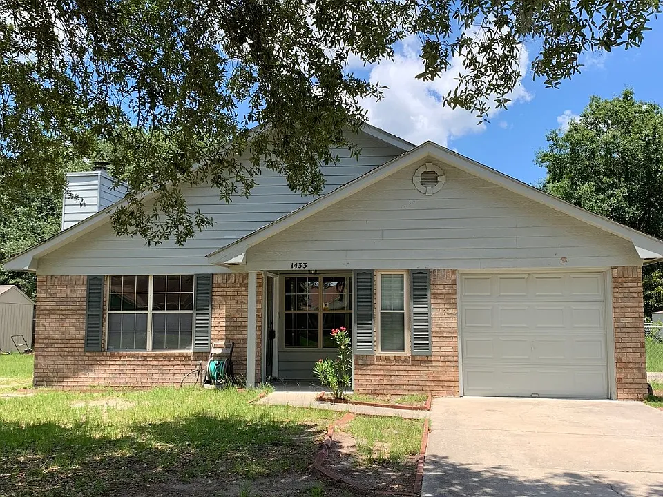 1433 Paul Caswell Blvd