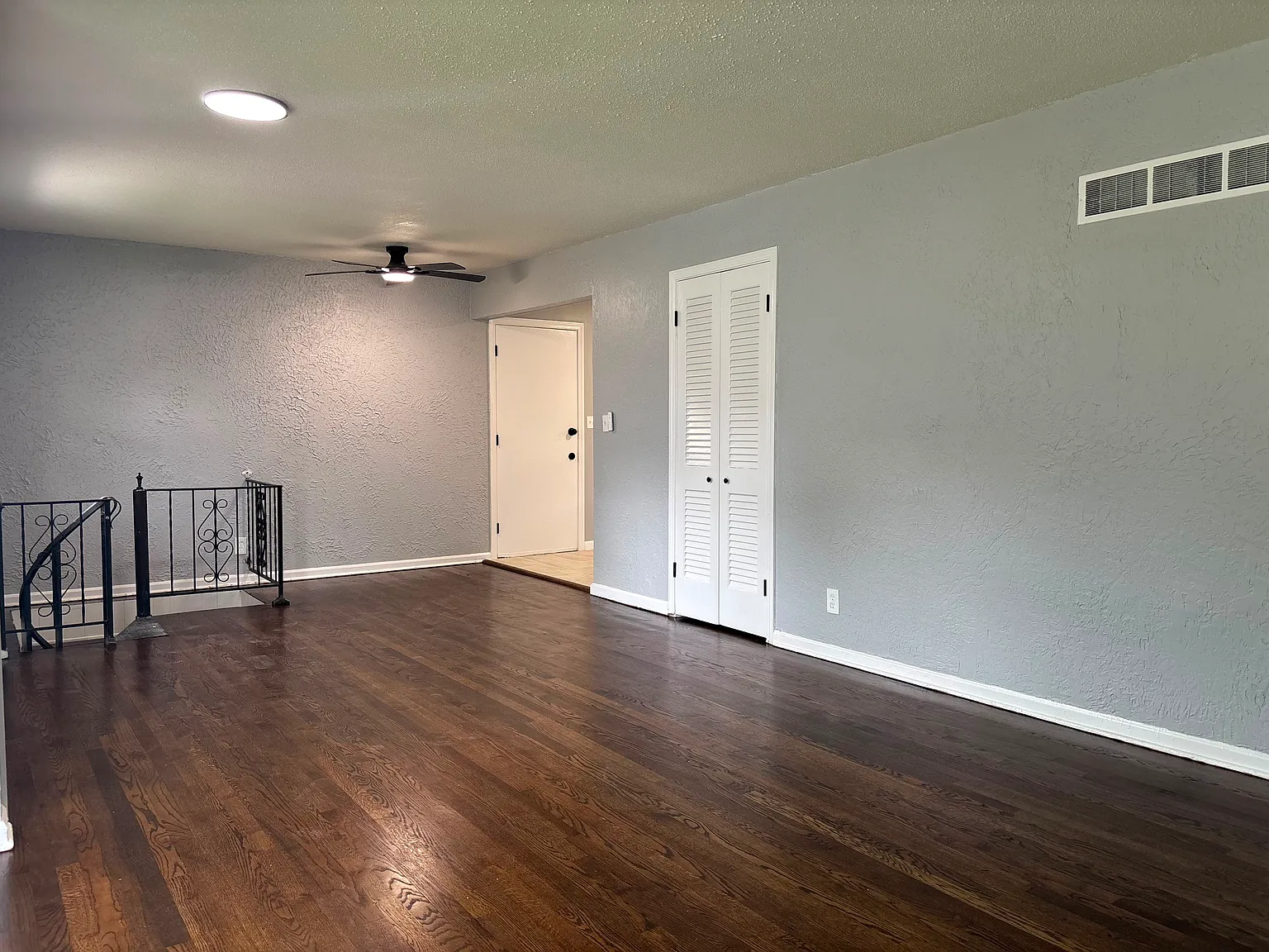 4 bed, 1810 sqft, $1,800 — Photo 2