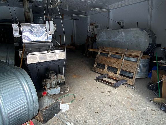 2nd image of 413 Upper Road