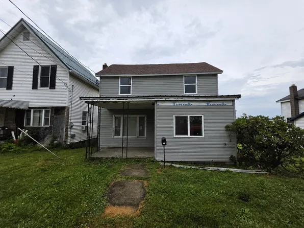 13 Parade St, Union City, PA 16438
