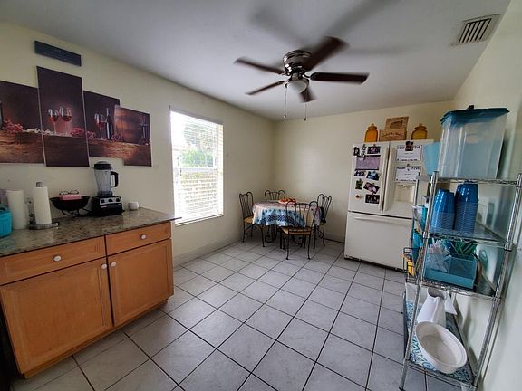 4th image of 546 Tallwood St