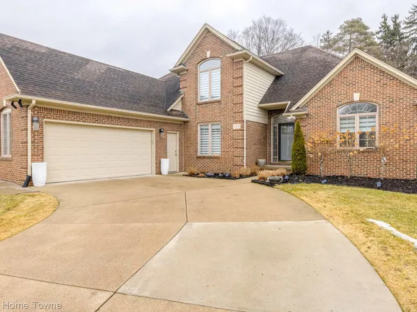 48896 Kings Dr, Shelby Township, MI 48315