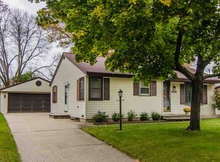 828 Mitchell St, Green Bay, WI 54304