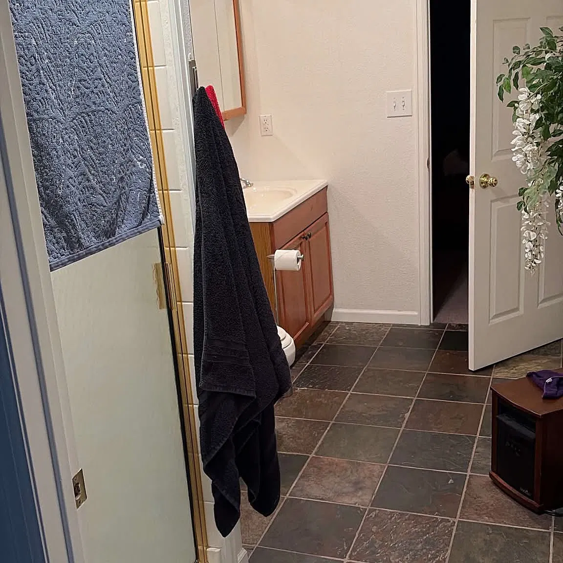 4 bed, 3161 sqft, $700 — Photo 1