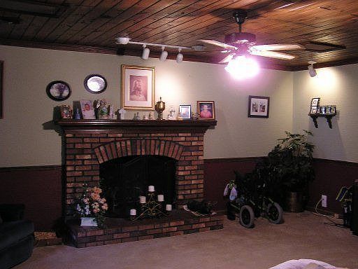 3rd image of 1529 N Courtney Oak Ln