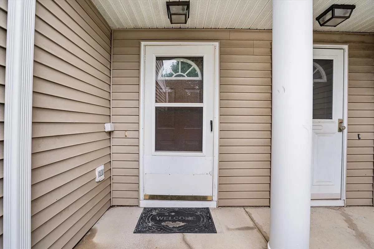 2 bed, 1.5 bath, 1300 sqft, $2,500 — Photo 4