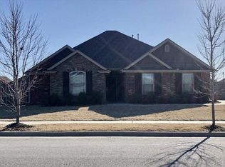 4593 W Wales Dr, Fayetteville, AR 72704