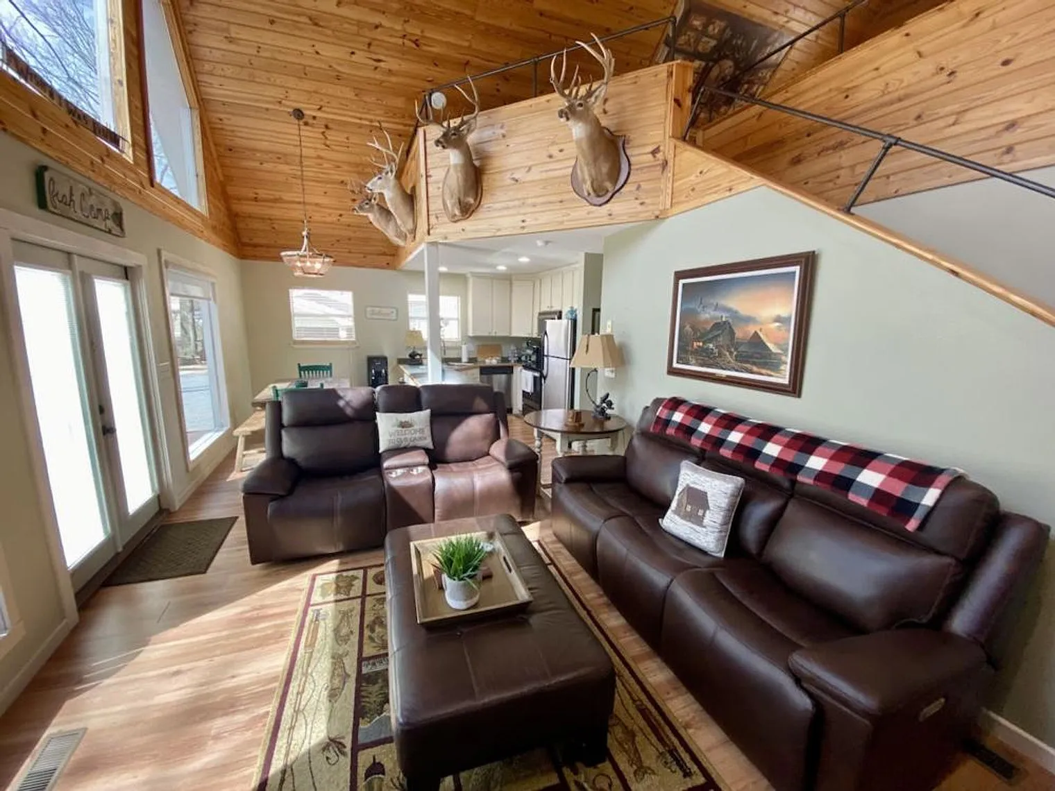 2 bed, 1.0 bath, 1926 sqft, $1,350 — Photo 3