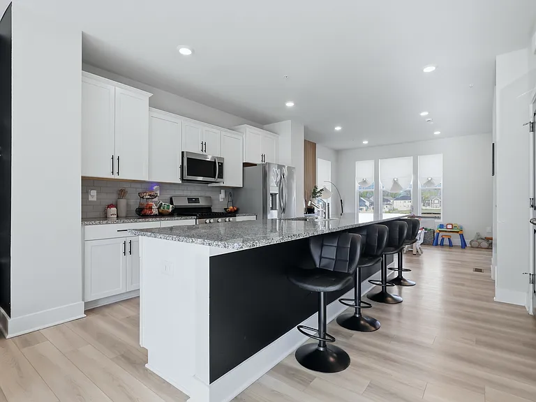 6894 Barrowfield Pl — Photo 5