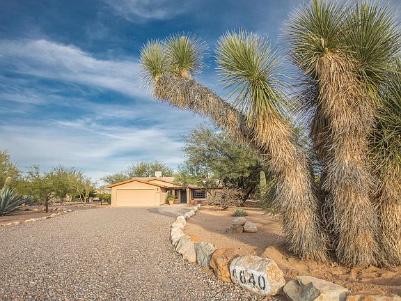 3rd image of 4840 N Calle Llanura