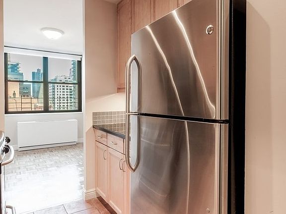 3rd image of 201 E 87th St APT 9c