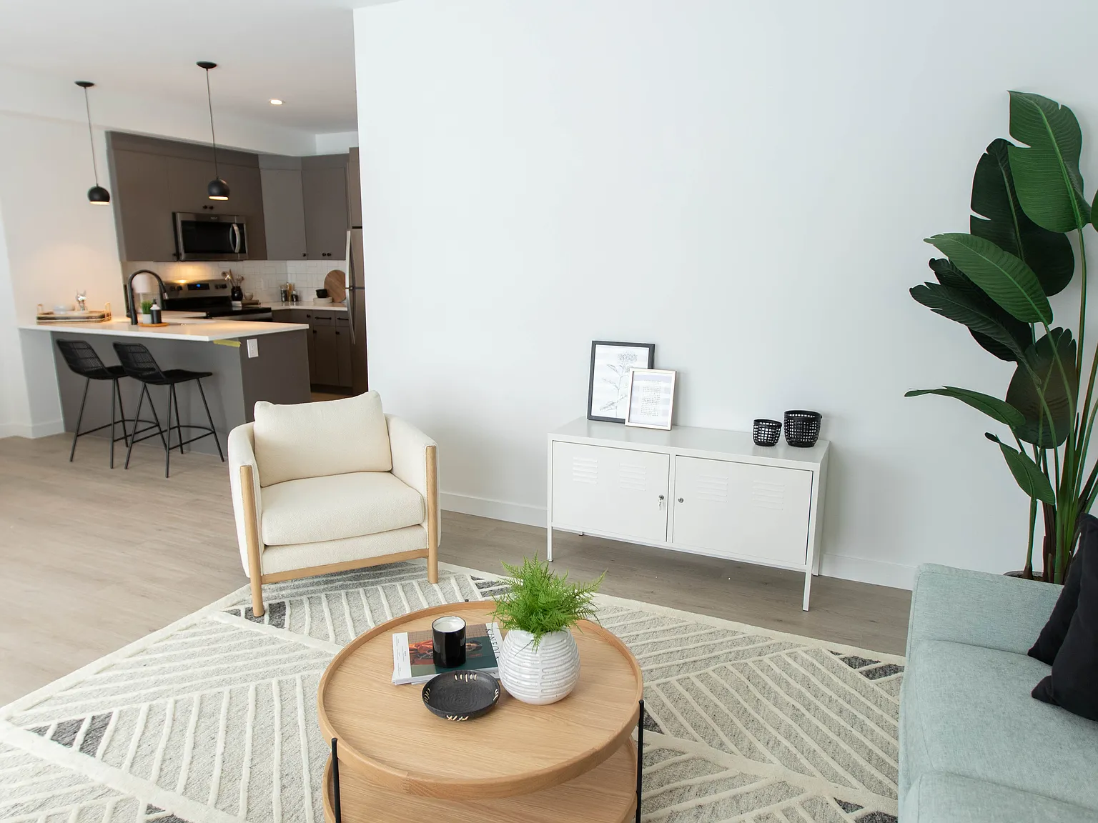 255 Bell Avenue — Photo 3