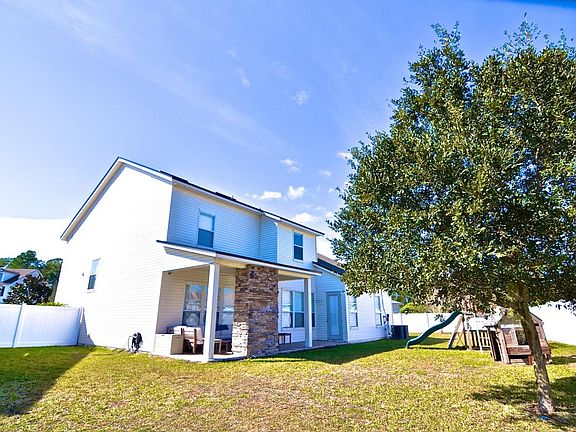2nd image of 512 N Tree Garden Dr