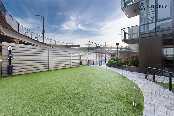 Rented by Nooklyn NYC LLC | media 123