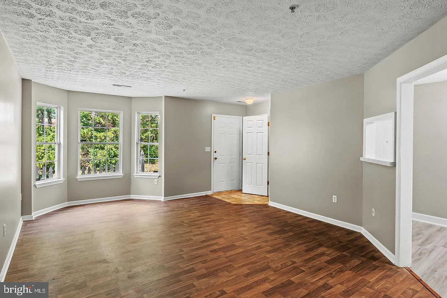 3 bed, 2.5 bath, 1620 sqft, $2,450 — Photo 4