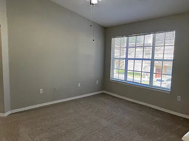 2 bed, 1170 sqft, $1,750 — Photo 2