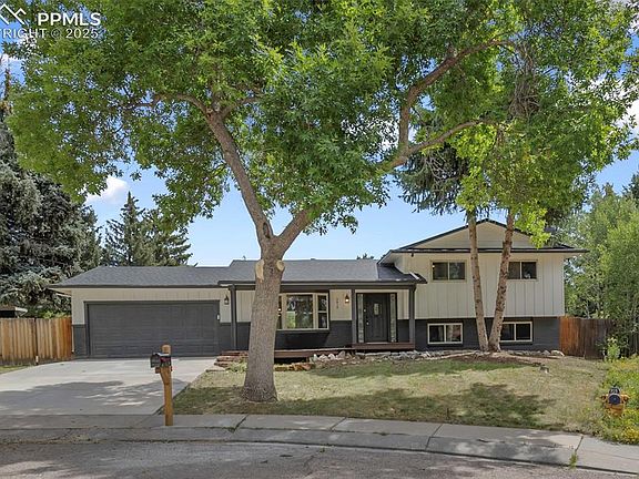 3rd image of 5419 Gardenia Cir