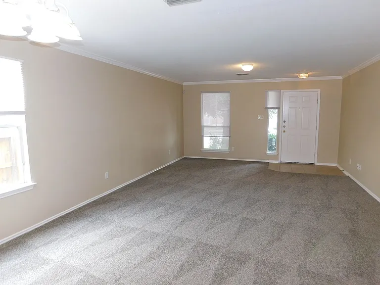 9013 Barkwood — Photo 2