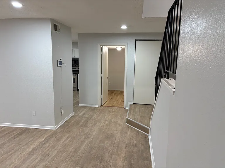 221 Seasons Pkwy #221 — Photo 9