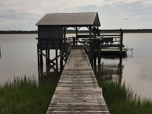 2nd image of 2211 Shoreline Dr