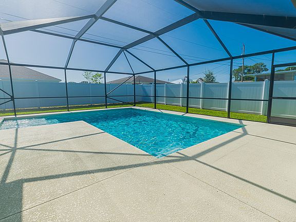 3rd image of 4609 SW Savona Boulevard