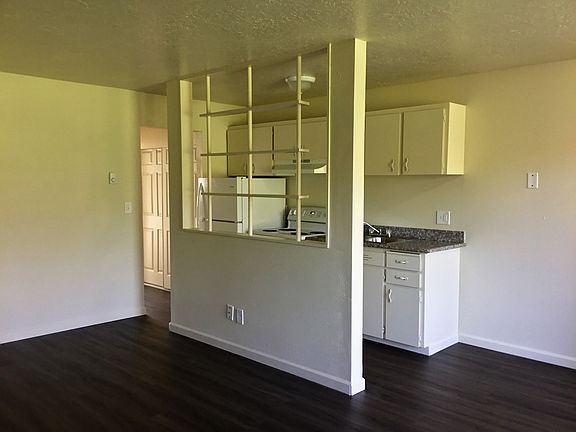4th image of 303 SE 126th Ave APT 15