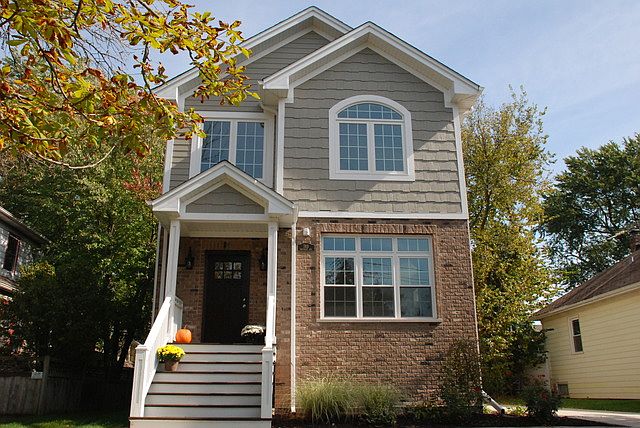 1st image of 743 N Brainard Ave