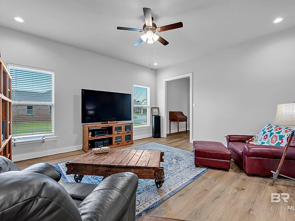 5th image of 1100 Stella Rd